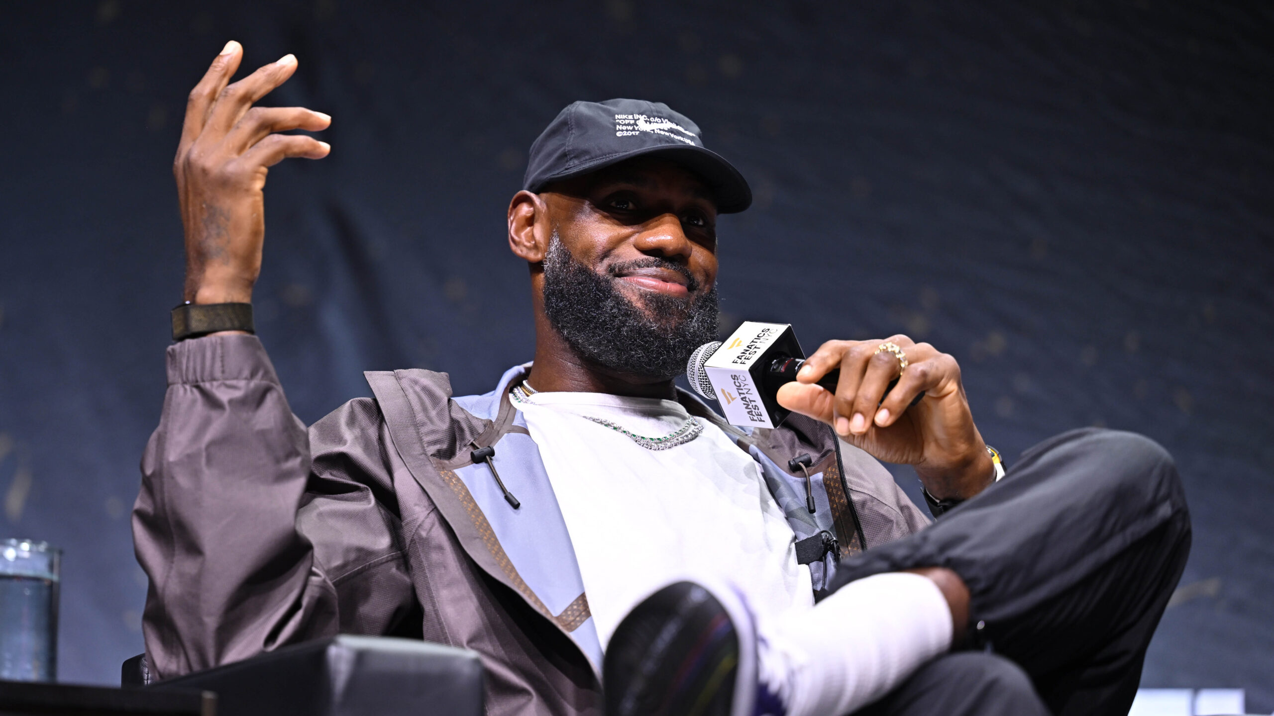 LeBron James Signs with Philadelphia 76ers